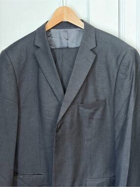 Men's Dark Charcoal Single-Breasted Suit 46R pants 40 waist